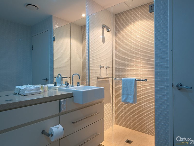 89 Surf Parade, Broadbeach QLD 4218