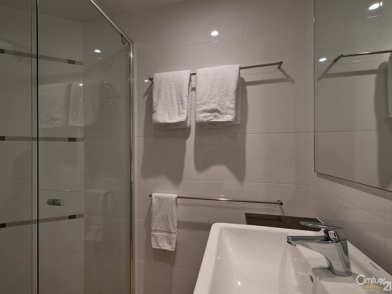 1702/22 Surf Parade, Broadbeach QLD 4218