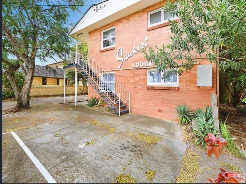 1/7 Leonard Avenue, Surfers Paradise QLD 4217