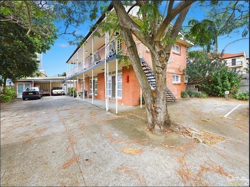 1/7 Leonard Avenue, Surfers Paradise QLD 4217