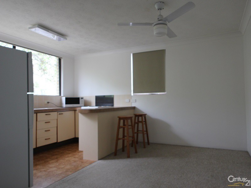 8/6 Brooke Avenue, Palm Beach QLD 4221