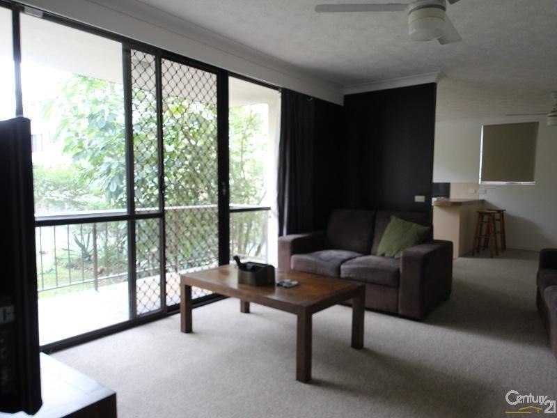 8/6 Brooke Avenue, Palm Beach QLD 4221