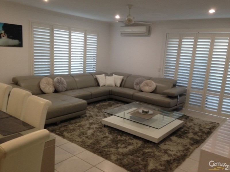 58 Kakadu St, Parkinson QLD 4115