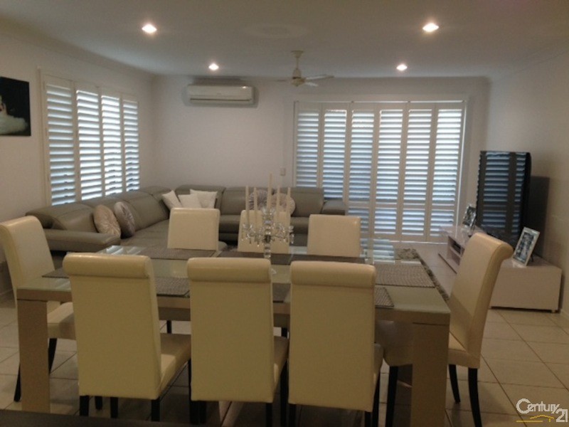 58 Kakadu St, Parkinson QLD 4115