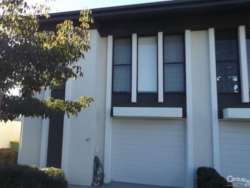 26 Hotham Drive, Pacific Pines QLD 4211