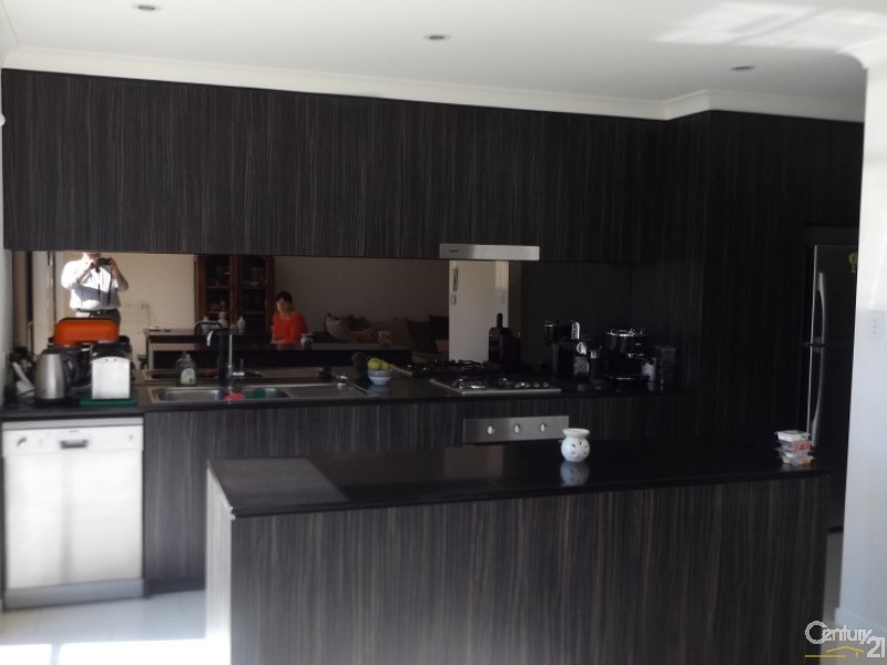 26 Hotham Drive, Pacific Pines QLD 4211