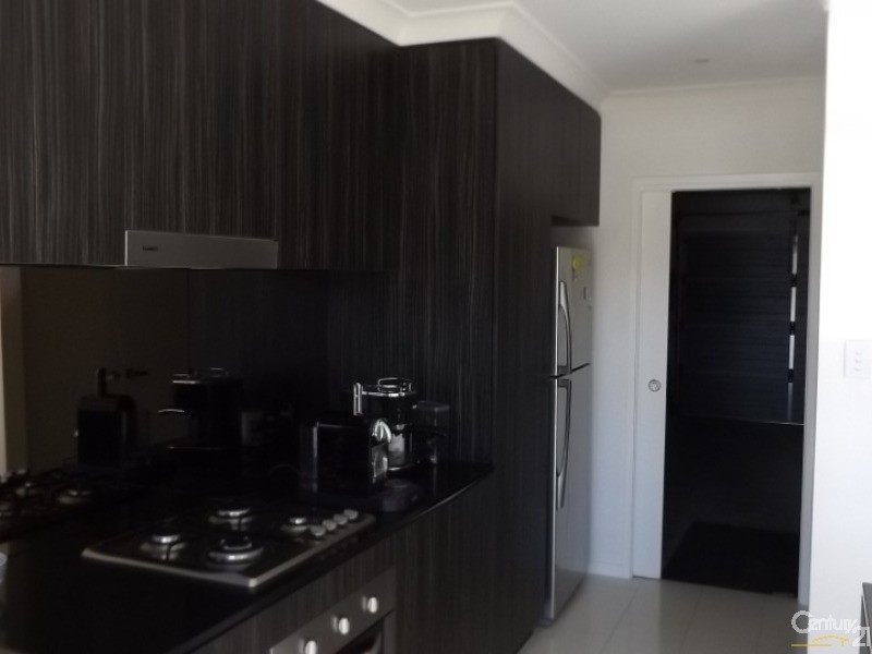 26 Hotham Drive, Pacific Pines QLD 4211