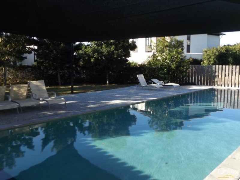 26 Hotham Drive, Pacific Pines QLD 4211