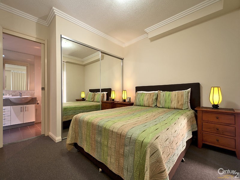 136 Marine Parade, Southport QLD 4215