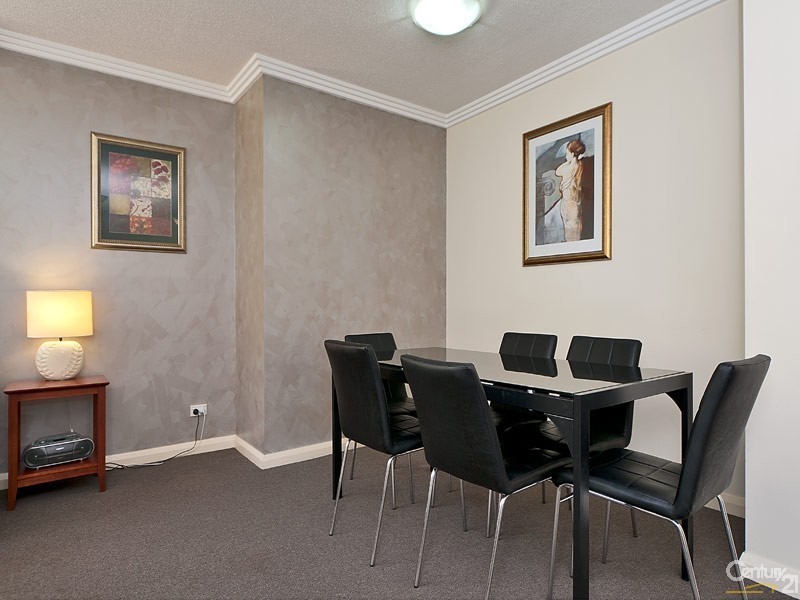 136 Marine Parade, Southport QLD 4215