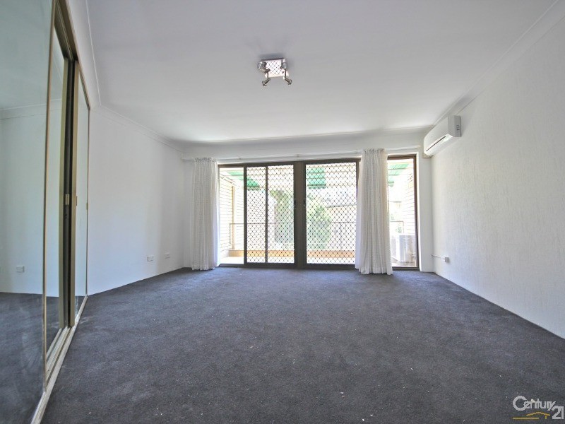 4/11 Hooker Boulevard, Broadbeach Waters QLD 4218