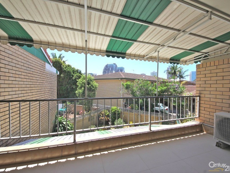 4/11 Hooker Boulevard, Broadbeach Waters QLD 4218