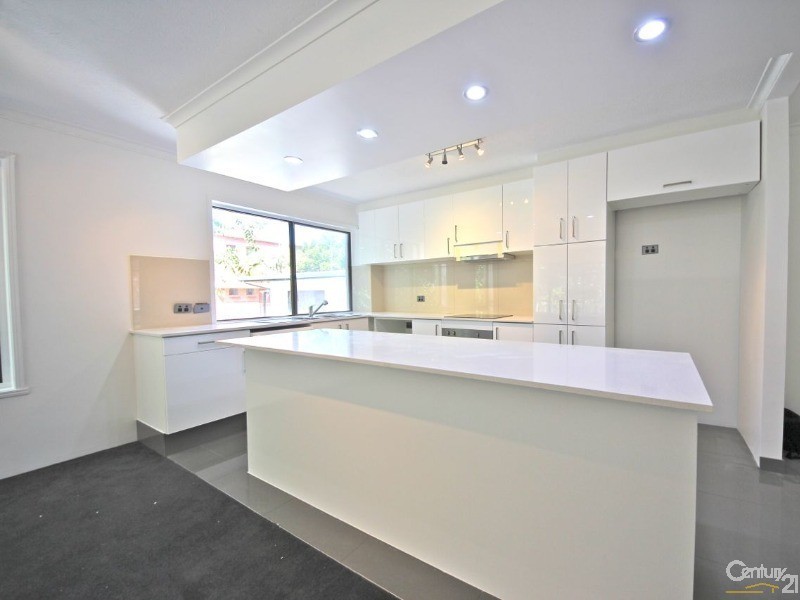 4/27 Second Avenue, Broadbeach QLD 4218