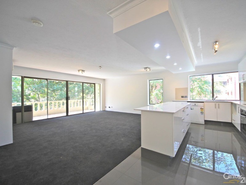 4/27 Second Avenue, Broadbeach QLD 4218