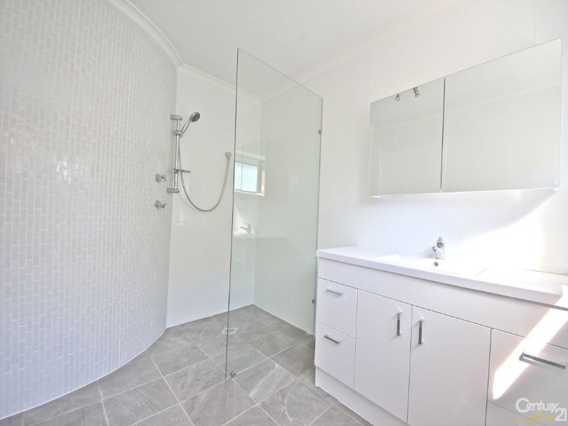 4/27 Second Avenue, Broadbeach QLD 4218