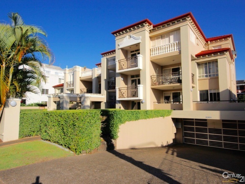 32-34 First Avenue, Broadbeach QLD 4218