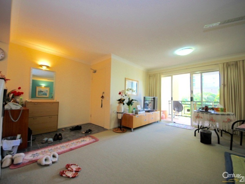32-34 First Avenue, Broadbeach QLD 4218