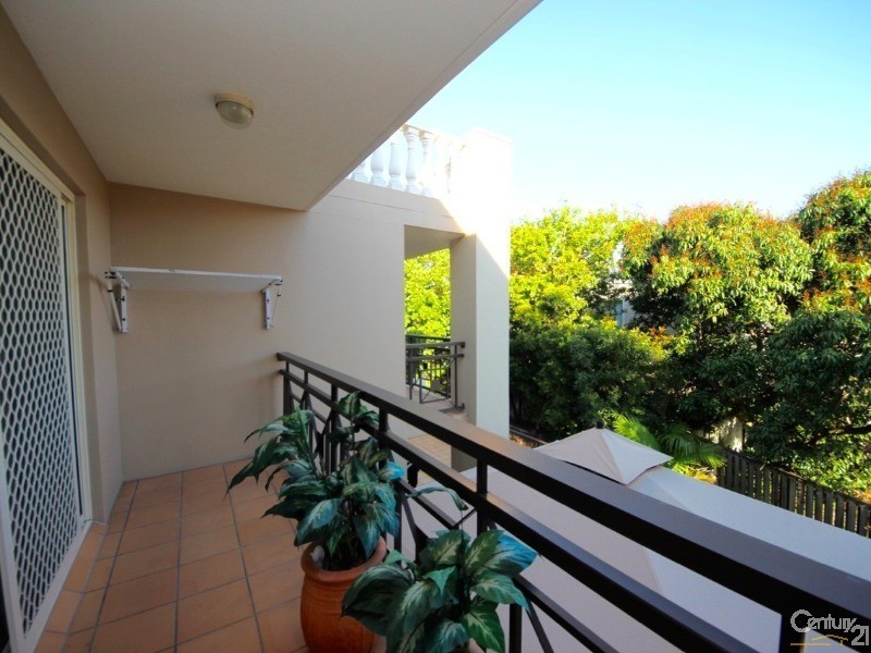 32-34 First Avenue, Broadbeach QLD 4218