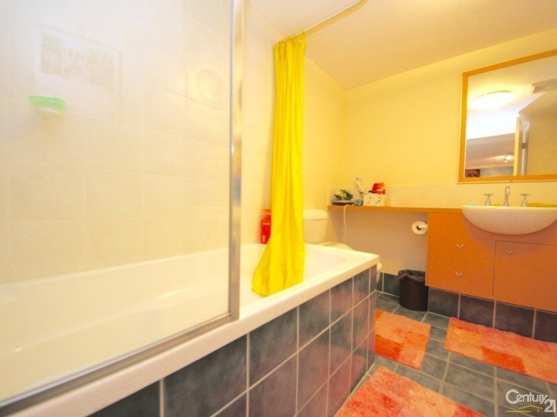 32-34 First Avenue, Broadbeach QLD 4218
