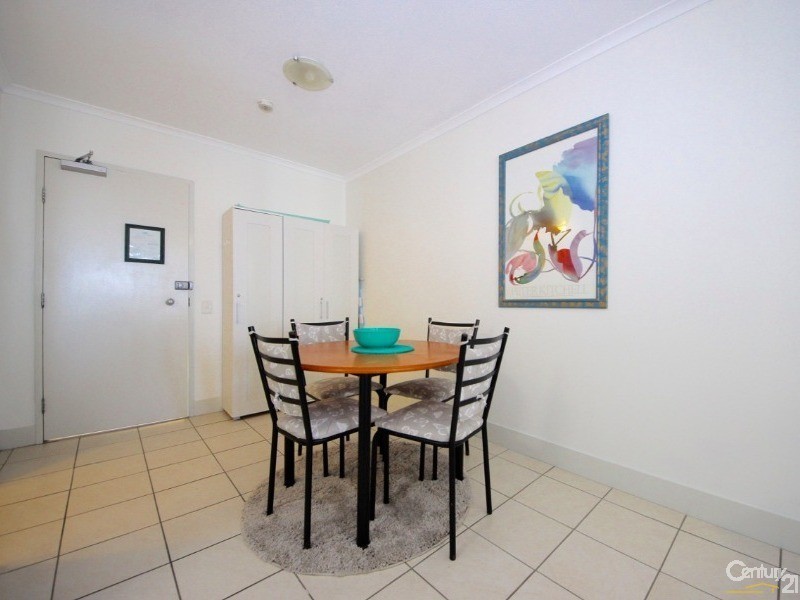 30 Surf Parade, Broadbeach QLD 4218