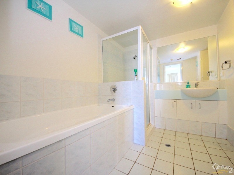 30 Surf Parade, Broadbeach QLD 4218