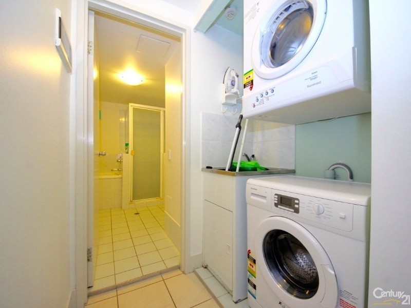 30 Surf Parade, Broadbeach QLD 4218