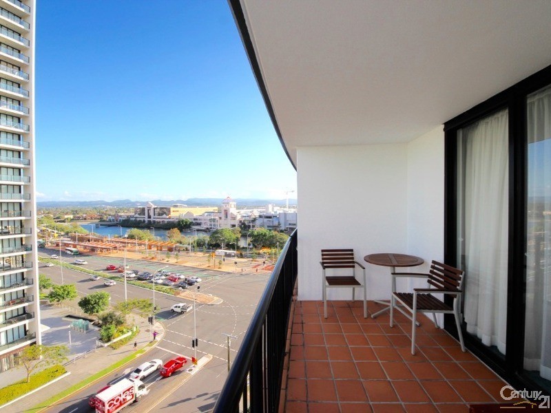 30 Surf Parade, Broadbeach QLD 4218