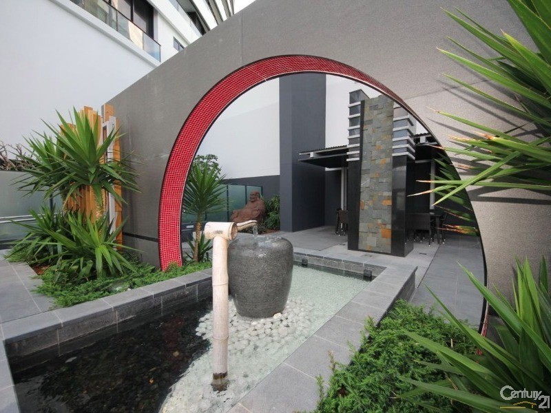 1 The Oracle Boulevard, Broadbeach QLD 4218
