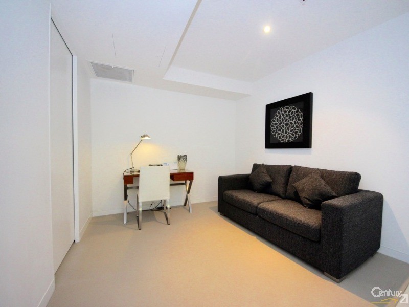 1 The Oracle Boulevard, Broadbeach QLD 4218