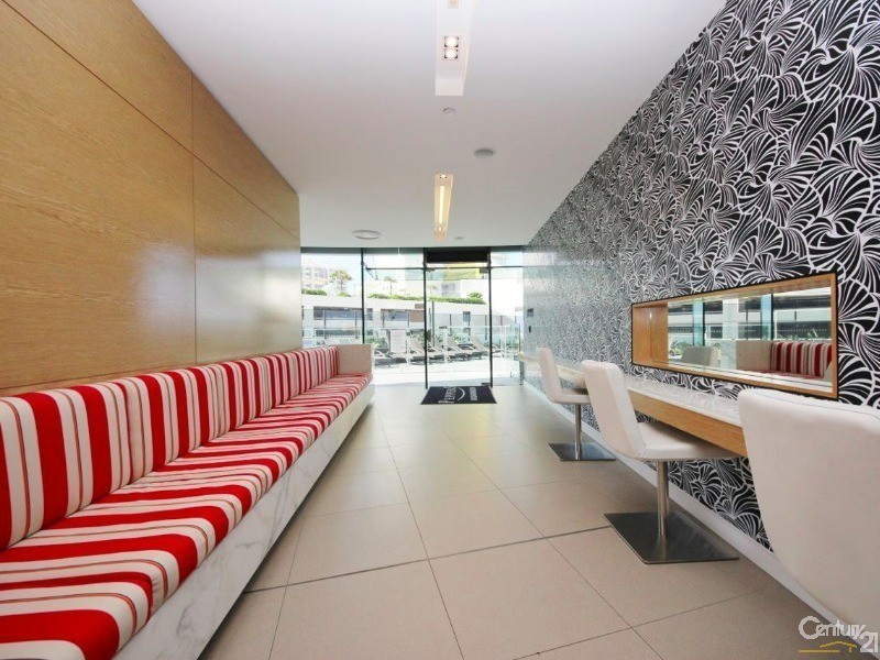 1 The Oracle Boulevard, Broadbeach QLD 4218