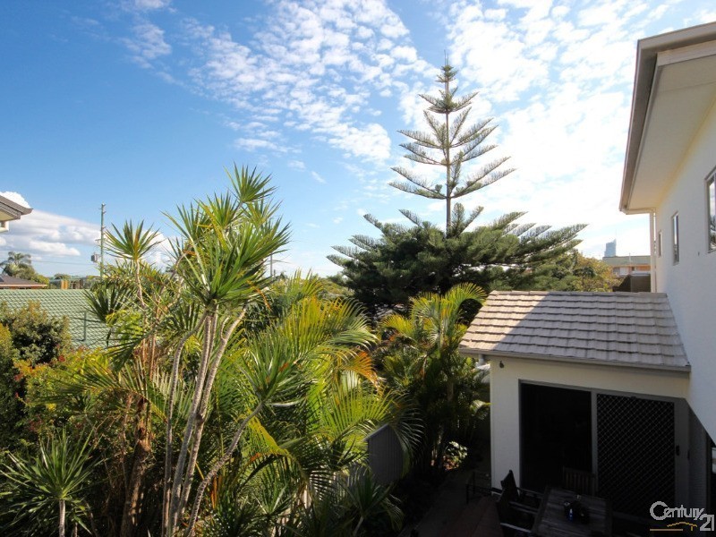 4/15 Havana Key, Broadbeach Waters QLD 4218