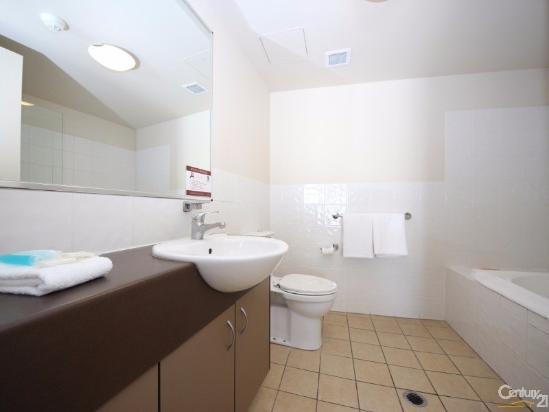 1109/42 Surf Parade, Broadbeach QLD 4218