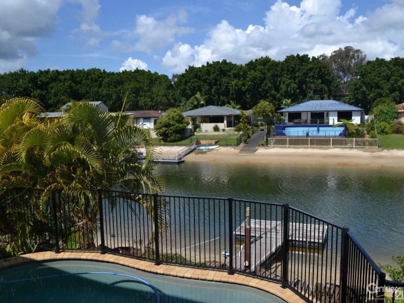 8 Huon Street, Broadbeach Waters QLD 4218