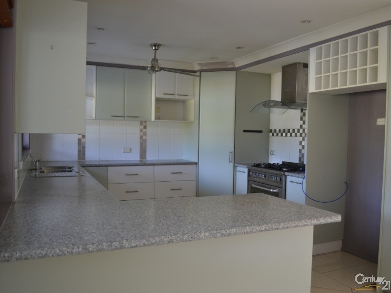 8 Huon Street, Broadbeach Waters QLD 4218