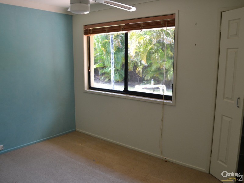 8 Huon Street, Broadbeach Waters QLD 4218