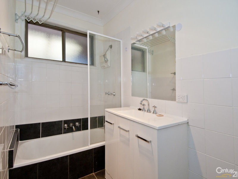 4 Virginia Grove, Southport QLD 4215