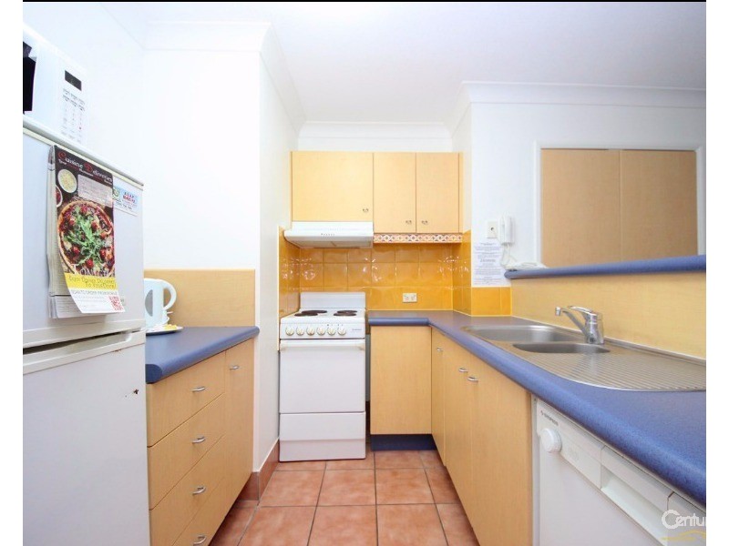 10/20 Anne Street, Broadbeach QLD 4218