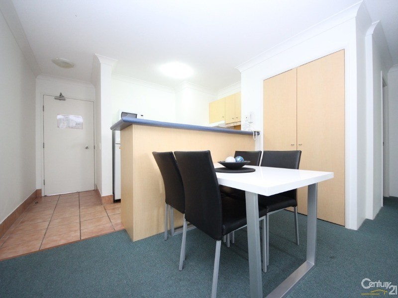 10/20 Anne Street, Broadbeach QLD 4218