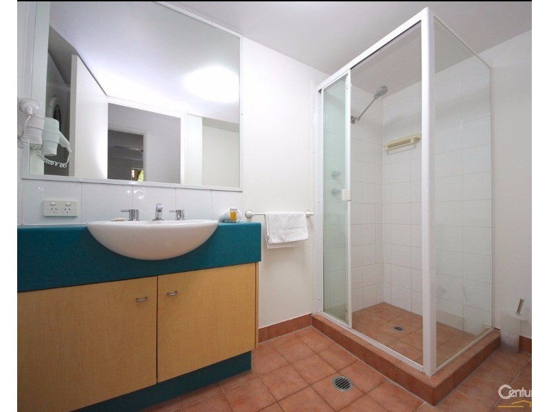 10/20 Anne Street, Broadbeach QLD 4218