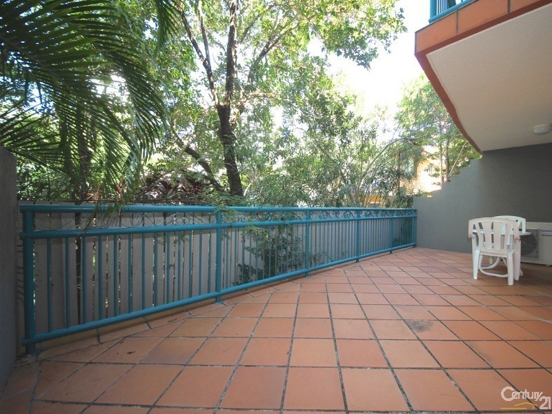 10/20 Anne Street, Broadbeach QLD 4218