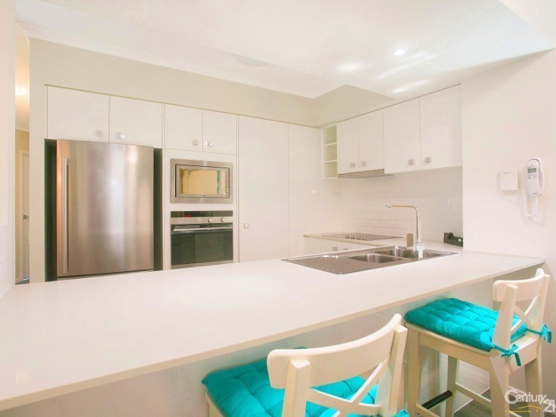 19/10 Alexandra Avenue, Mermaid Beach QLD 4218