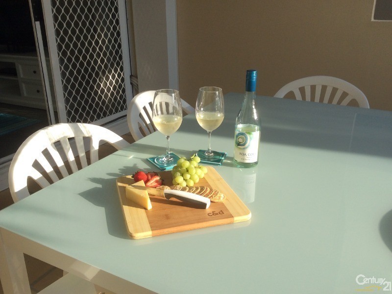 19/10 Alexandra Avenue, Mermaid Beach QLD 4218