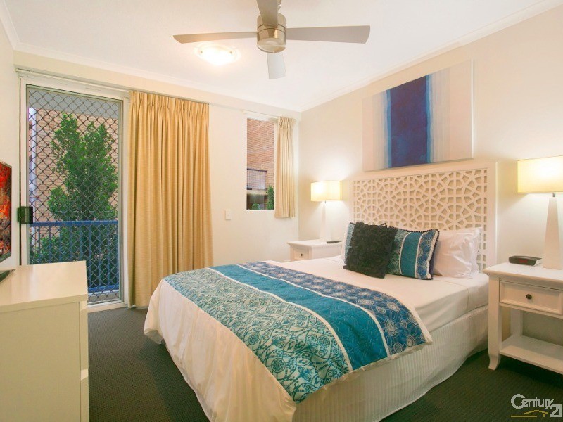 19/10 Alexandra Avenue, Mermaid Beach QLD 4218