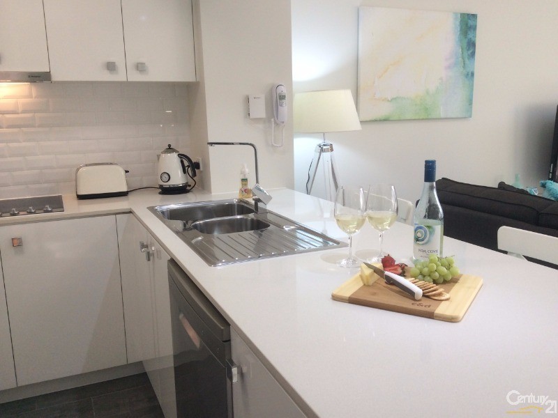 19/10 Alexandra Avenue, Mermaid Beach QLD 4218