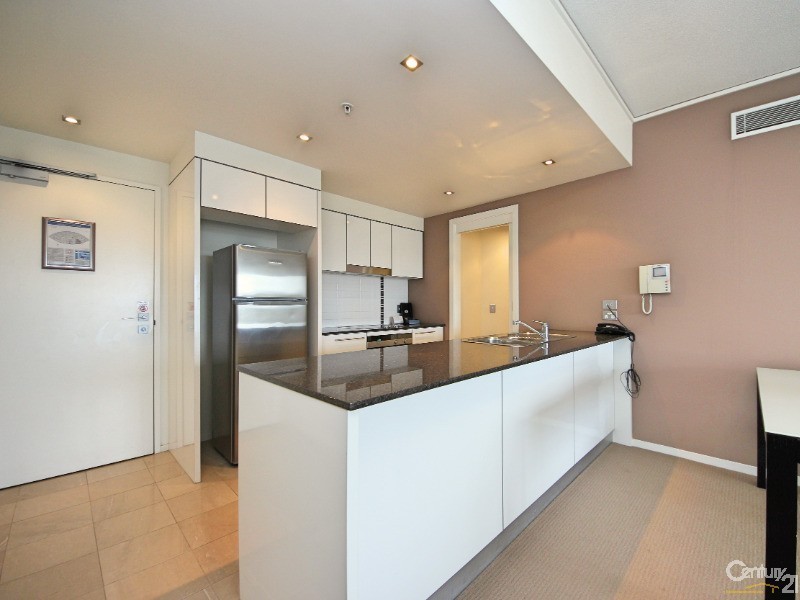 1007/22 Surf Parade, Broadbeach QLD 4218