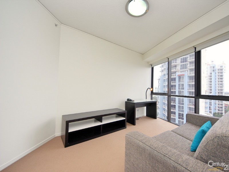 1007/22 Surf Parade, Broadbeach QLD 4218