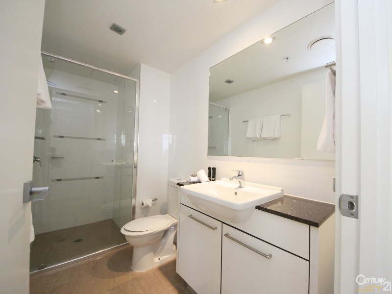 1007/22 Surf Parade, Broadbeach QLD 4218