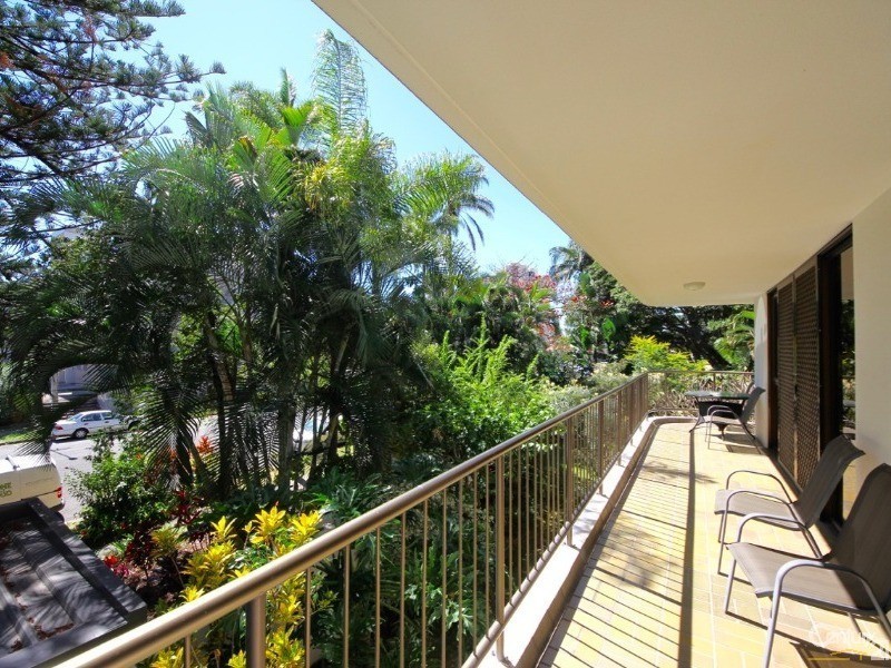 22 Armrick Avenue, Broadbeach QLD 4218