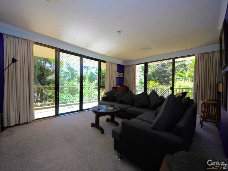 22 Armrick Avenue, Broadbeach QLD 4218