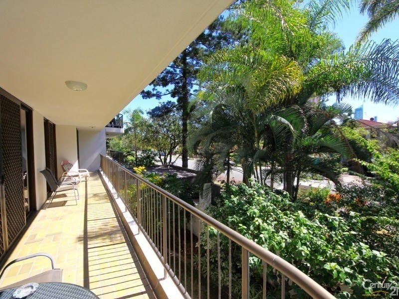 22 Armrick Avenue, Broadbeach QLD 4218